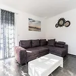 Villa Camellia Anić