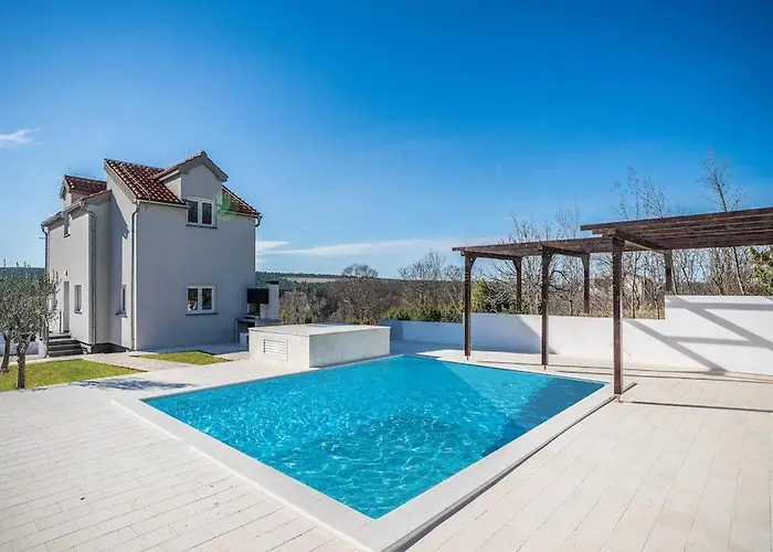 Villa Camellia Anić